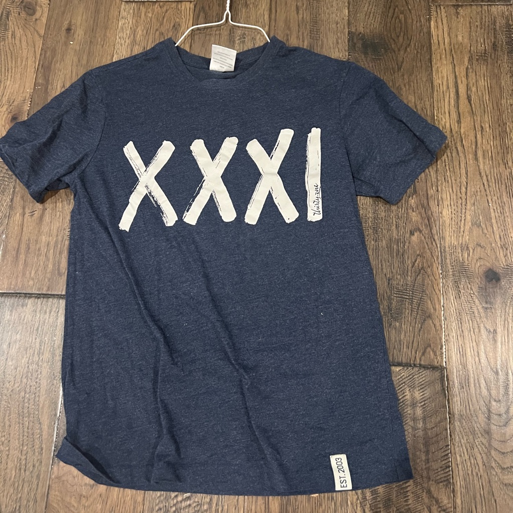 Navy Blue Thirtyone Small Tshirt